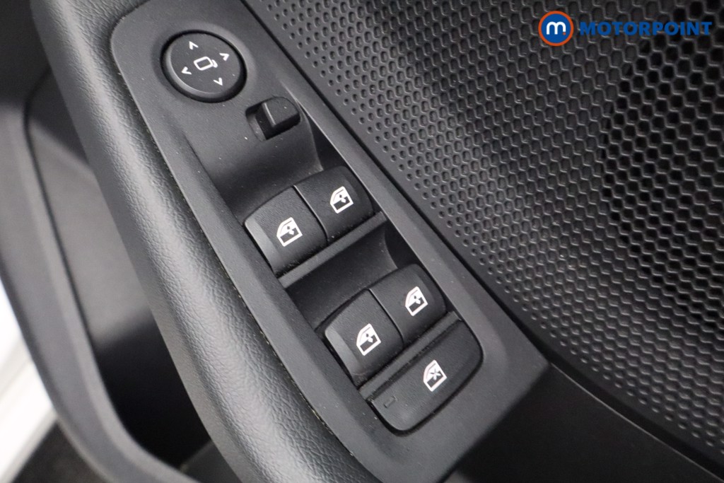 BMW 1 Series SE Manual Petrol Hatchback - Stock Number (1577456) - 18th supplementary image