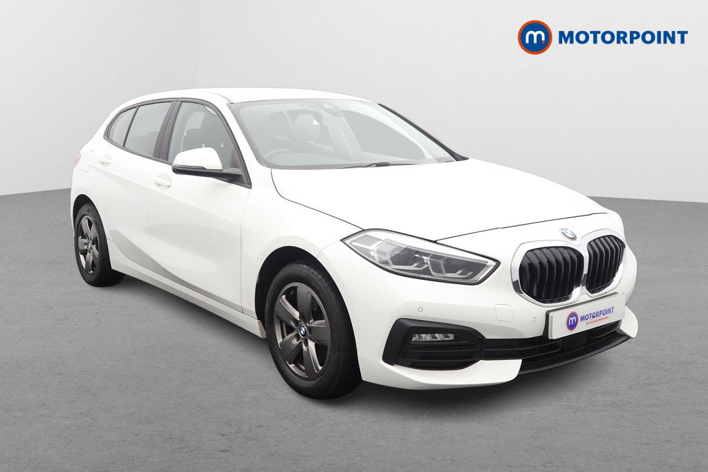 BMW 1 Series SE Manual Petrol Hatchback - Stock Number (1577456) - Drivers side front corner