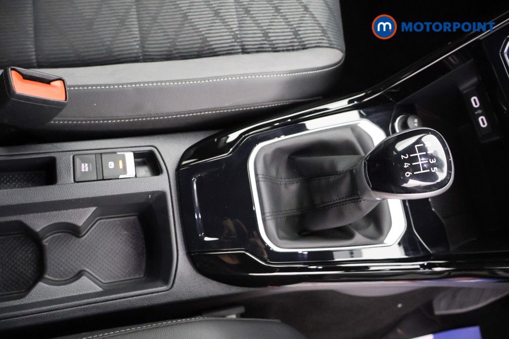 Volkswagen T-Roc R-Line Manual Petrol SUV - Stock Number (1555937) - 6th supplementary image