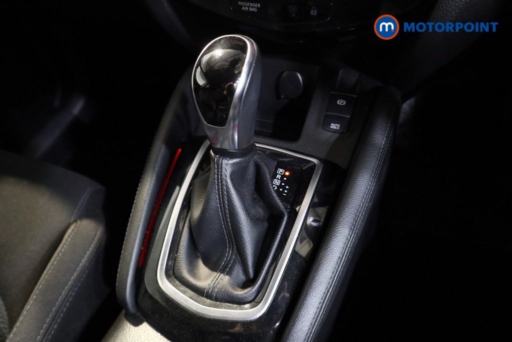 Nissan Qashqai N-Connecta Automatic Petrol SUV - Stock Number (1561379) - 8th supplementary image