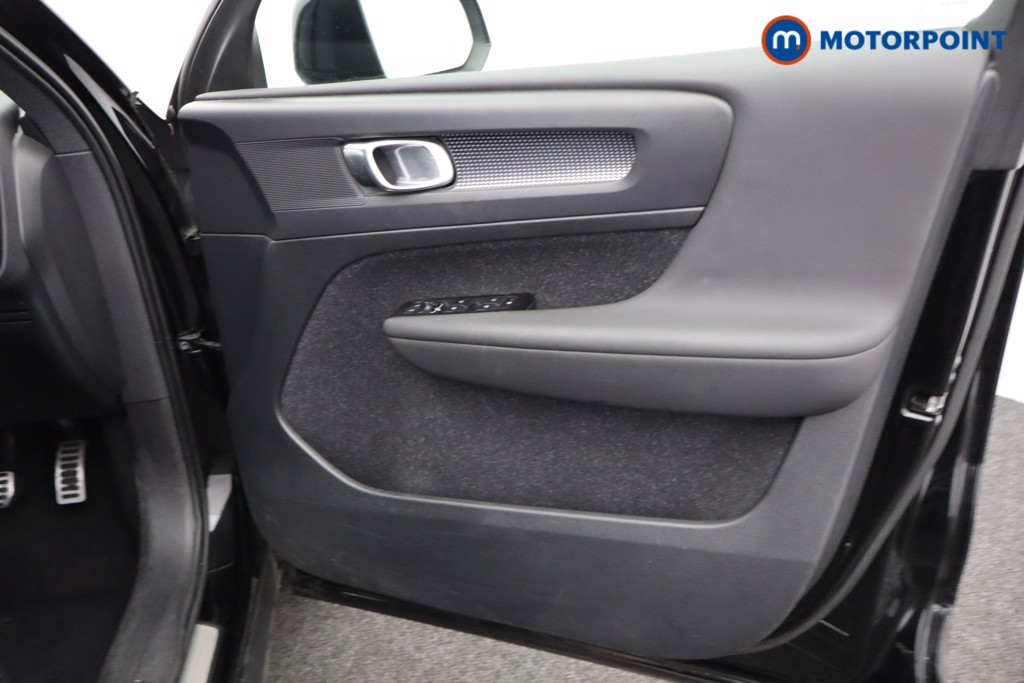 Volvo Xc40 R Design Manual Petrol SUV - Stock Number (1564770) - 16th supplementary image