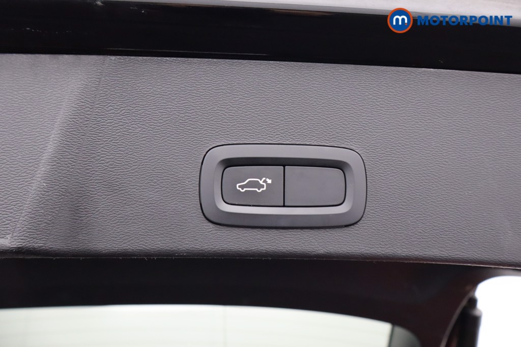Volvo Xc40 R Design Manual Petrol SUV - Stock Number (1564770) - 21st supplementary image