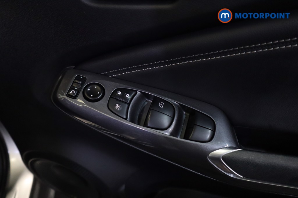 Nissan Juke N-Connecta Automatic Petrol SUV - Stock Number (1564956) - 3rd supplementary image
