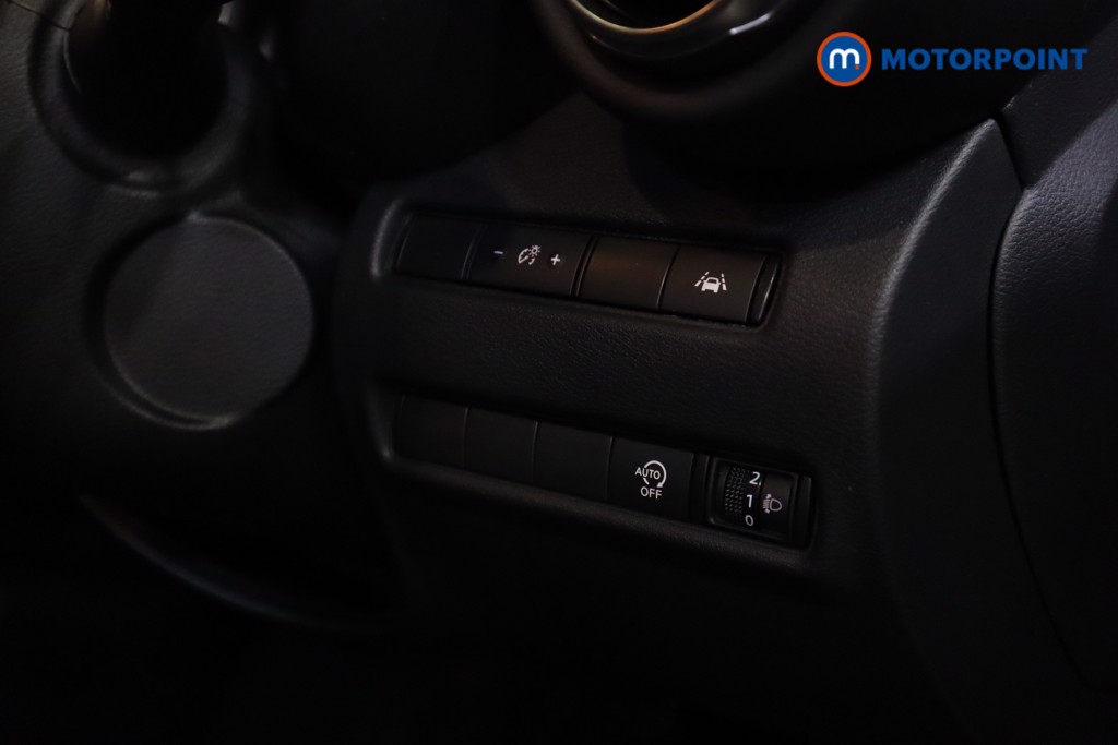 Nissan Juke N-Connecta Automatic Petrol SUV - Stock Number (1564956) - 4th supplementary image