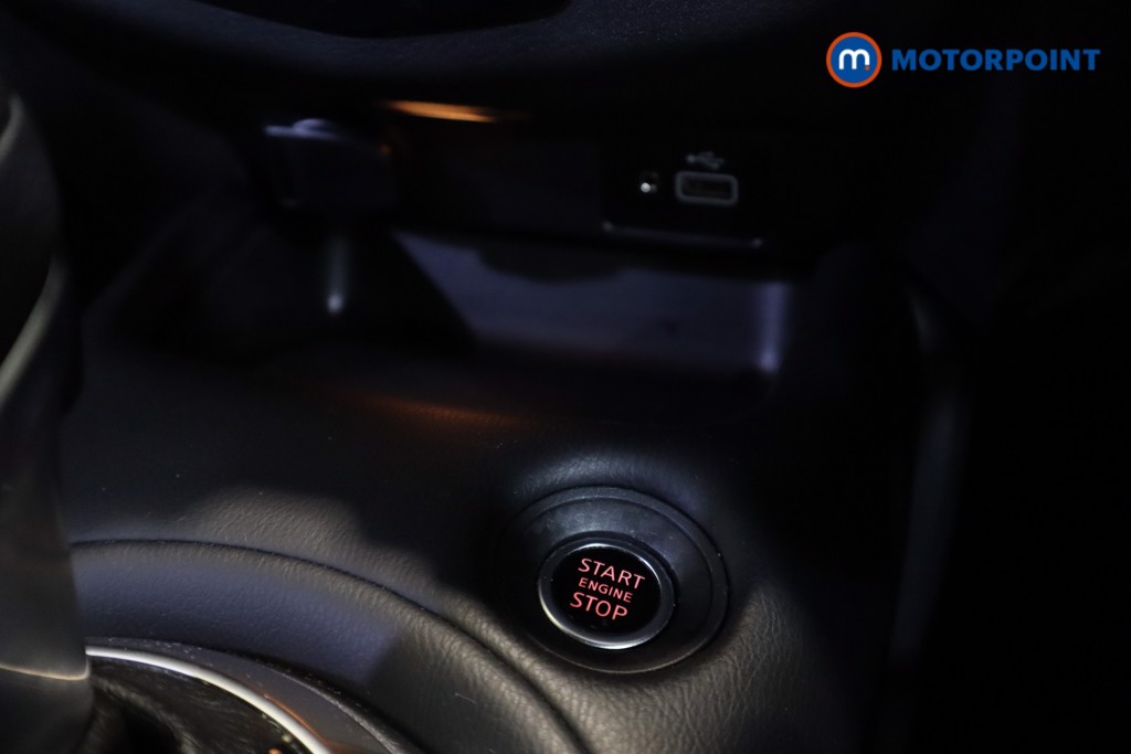 Nissan Juke N-Connecta Automatic Petrol SUV - Stock Number (1564956) - 18th supplementary image