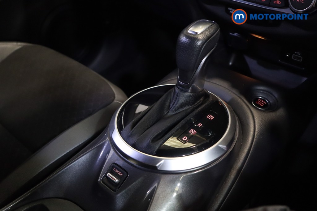 Nissan Juke N-Connecta Automatic Petrol SUV - Stock Number (1564956) - 19th supplementary image