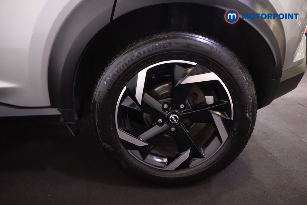 Nissan Juke N-Connecta Automatic Petrol SUV - Stock Number (1564956) - 27th supplementary image