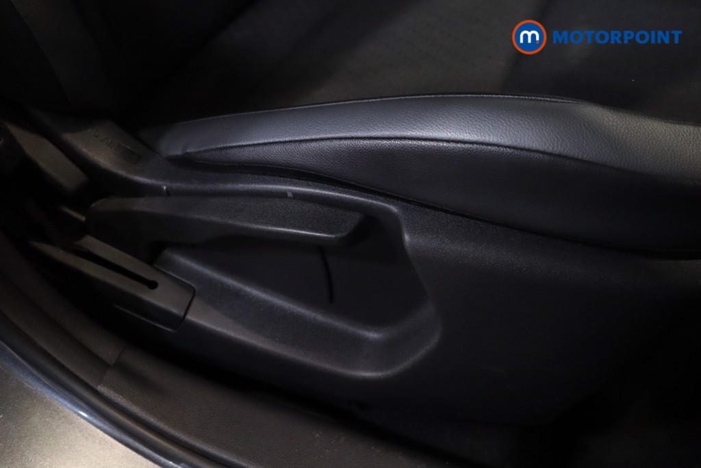 Nissan Juke N-Connecta Automatic Petrol SUV - Stock Number (1565004) - 6th supplementary image