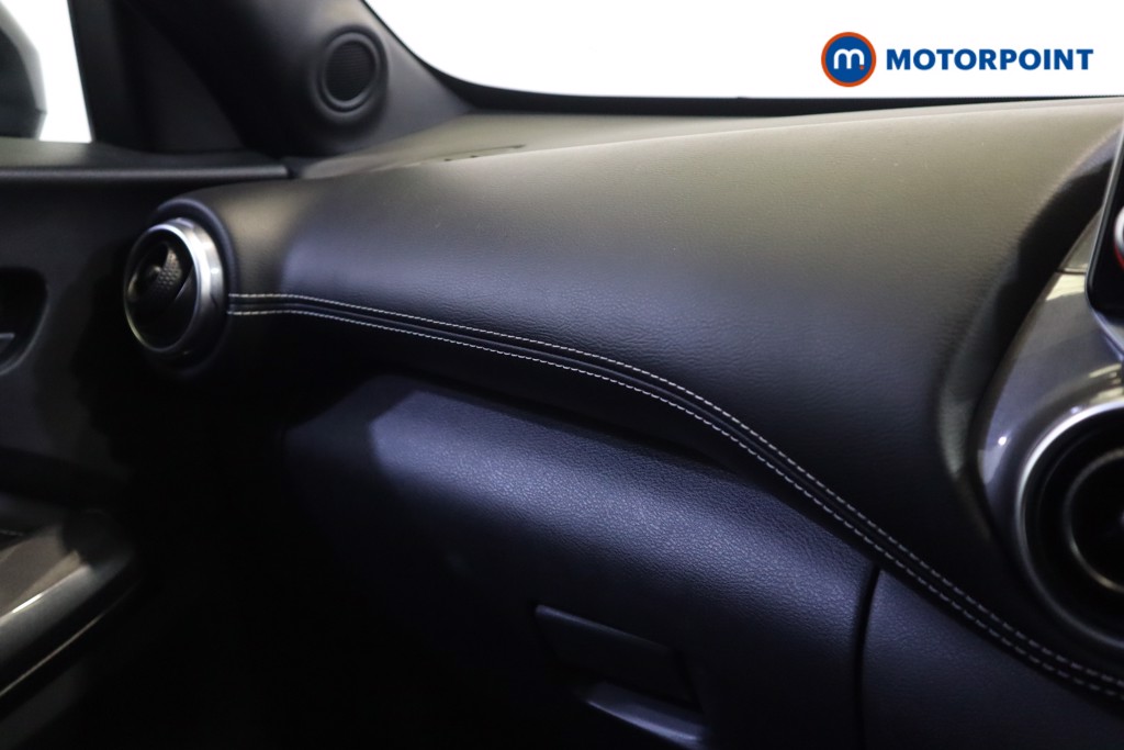 Nissan Juke N-Connecta Automatic Petrol SUV - Stock Number (1565004) - 19th supplementary image
