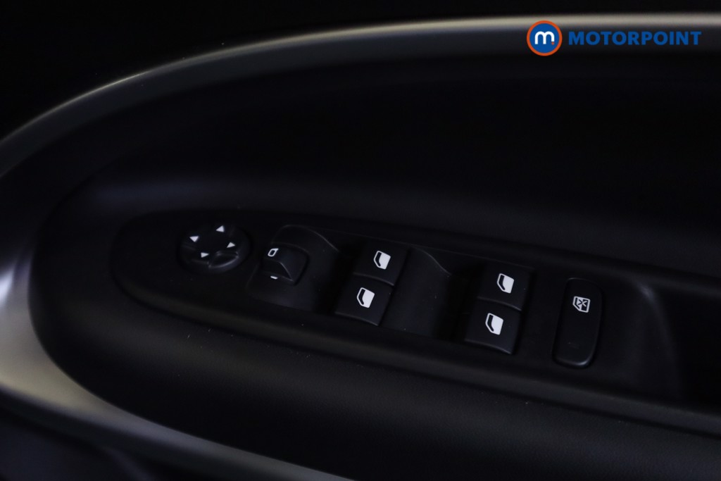 Jeep Avenger Altitude Manual Petrol SUV - Stock Number (1565143) - 3rd supplementary image