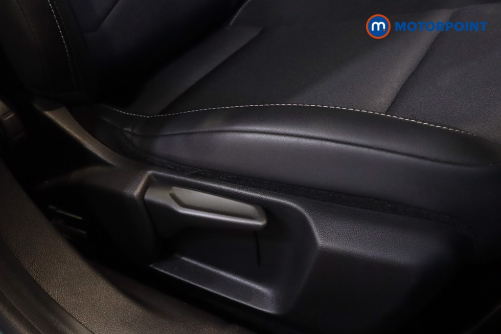 Jeep Avenger Altitude Manual Petrol SUV - Stock Number (1565143) - 6th supplementary image