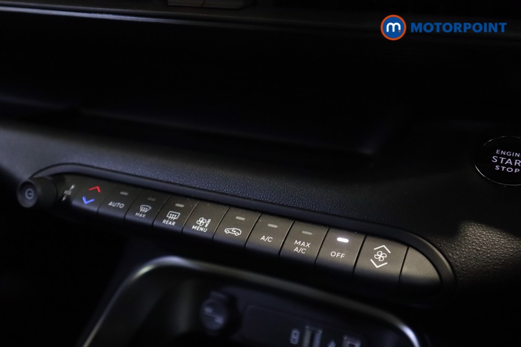 Jeep Avenger Altitude Manual Petrol SUV - Stock Number (1565143) - 18th supplementary image