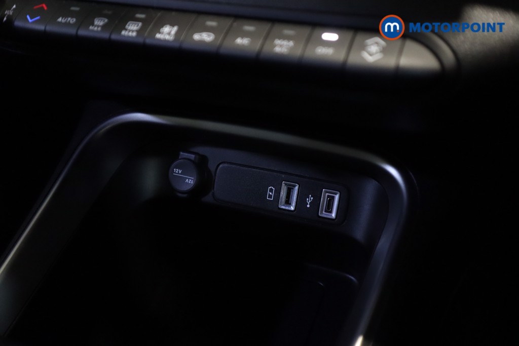 Jeep Avenger Altitude Manual Petrol SUV - Stock Number (1565143) - 19th supplementary image