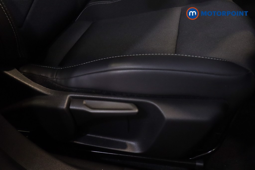 Jeep Avenger Altitude Manual Petrol SUV - Stock Number (1565168) - 6th supplementary image