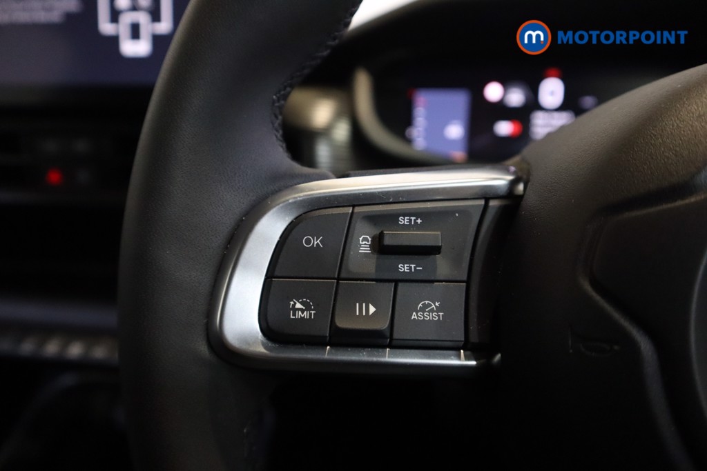 Jeep Avenger Altitude Manual Petrol SUV - Stock Number (1565168) - 9th supplementary image