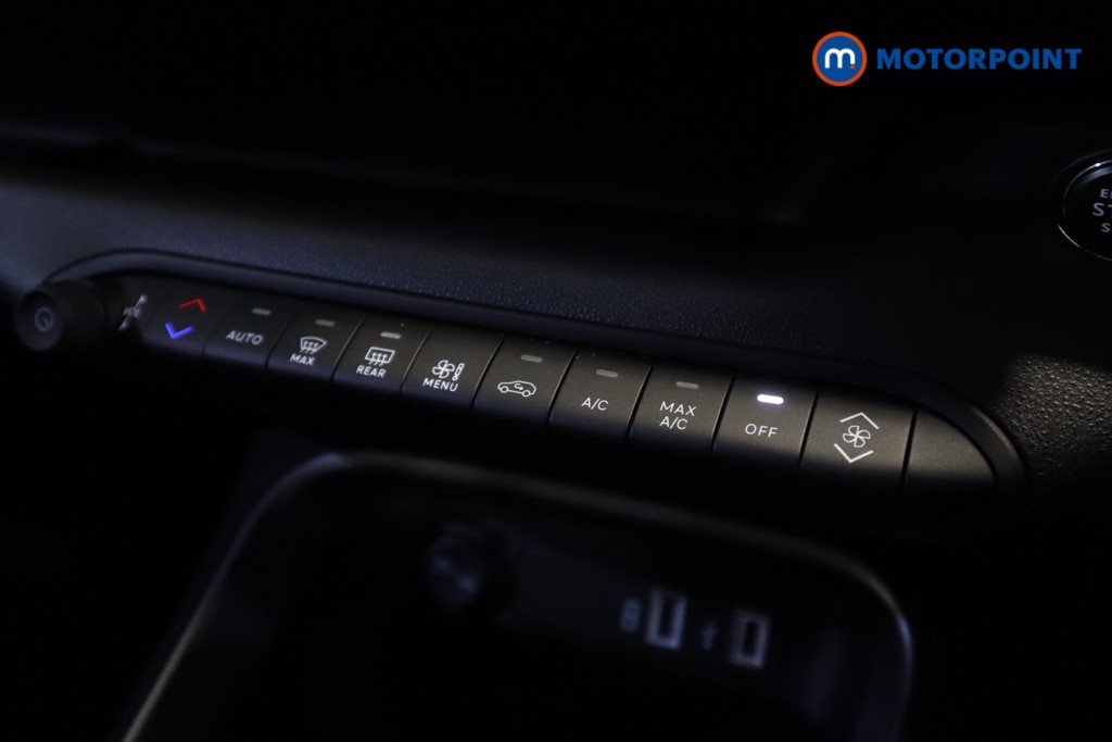 Jeep Avenger Altitude Manual Petrol SUV - Stock Number (1565168) - 17th supplementary image