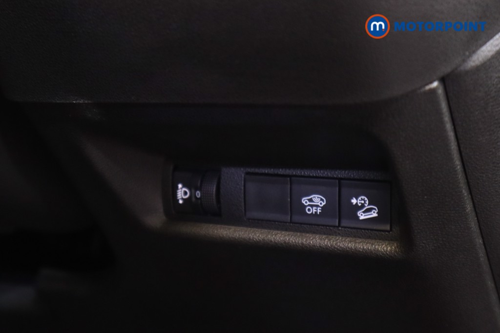 Jeep Avenger Altitude Manual Petrol SUV - Stock Number (1565181) - 4th supplementary image