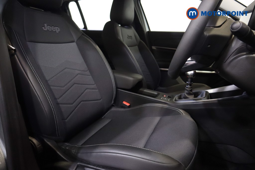 Jeep Avenger Altitude Manual Petrol SUV - Stock Number (1565181) - 5th supplementary image