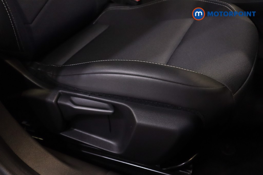 Jeep Avenger Altitude Manual Petrol SUV - Stock Number (1565181) - 6th supplementary image