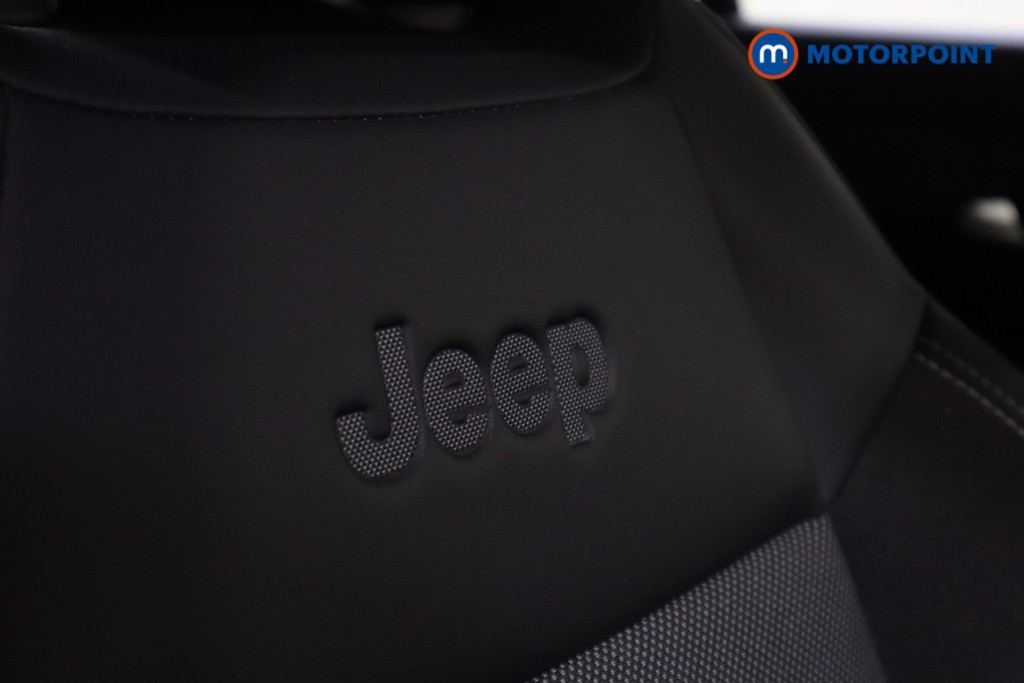 Jeep Avenger Altitude Manual Petrol SUV - Stock Number (1565181) - 7th supplementary image