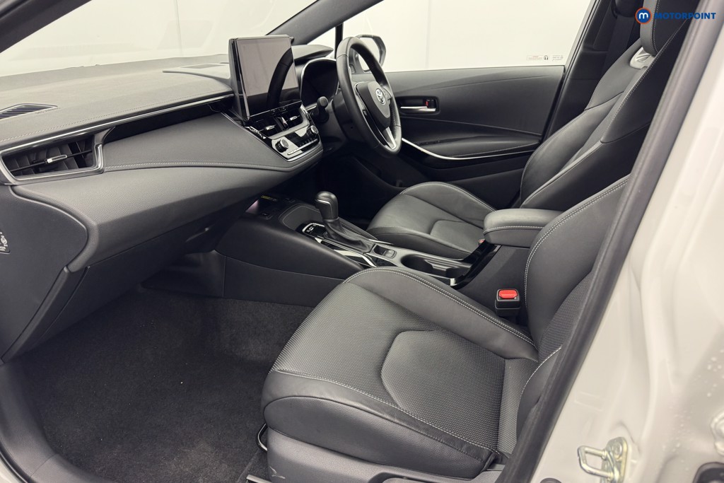 Toyota Corolla Excel Automatic Petrol-Electric Hybrid Estate - Stock Number (1565222) - 9th supplementary image