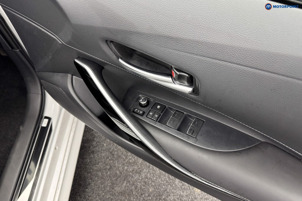 Toyota Corolla Excel Automatic Petrol-Electric Hybrid Estate - Stock Number (1565222) - 16th supplementary image