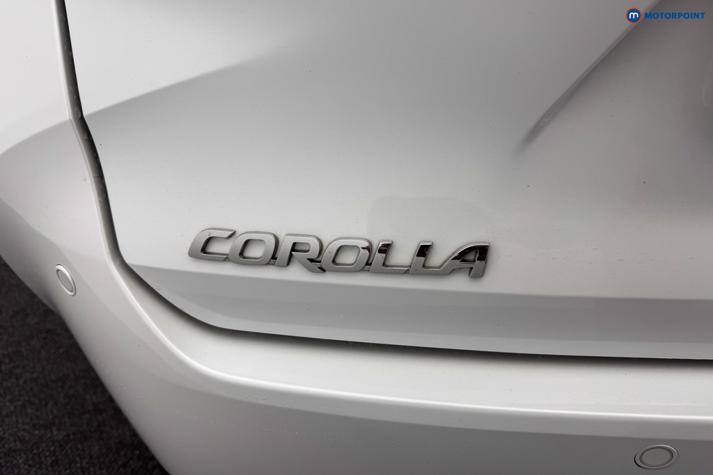 Toyota Corolla Excel Automatic Petrol-Electric Hybrid Estate - Stock Number (1565222) - 20th supplementary image