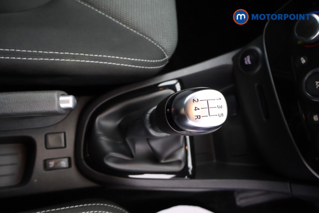 Renault Clio Iconic Manual Petrol Hatchback - Stock Number (1565710) - 6th supplementary image
