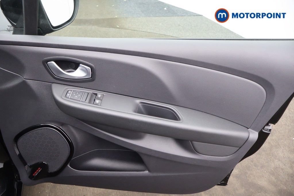 Renault Clio Iconic Manual Petrol Hatchback - Stock Number (1565710) - 9th supplementary image