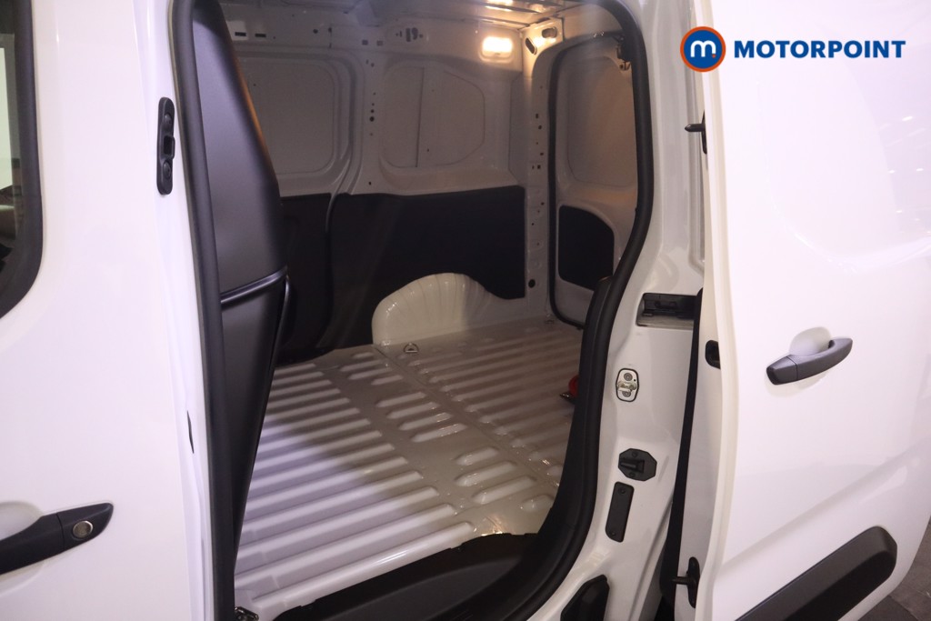 Vauxhall Combo Cargo Prime Automatic Electric Panel Van - Stock Number (1567166) - 16th supplementary image