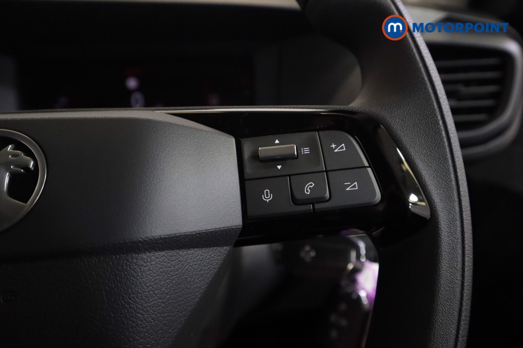 Vauxhall Vivaro Prime Manual Diesel Crew Bus - Stock Number (1567285) - 9th supplementary image