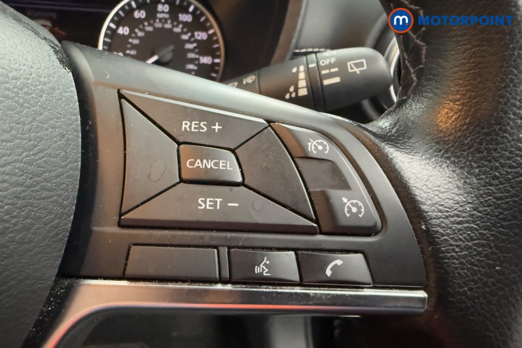 Nissan Juke N-Connecta Manual Petrol SUV - Stock Number (1568039) - 5th supplementary image