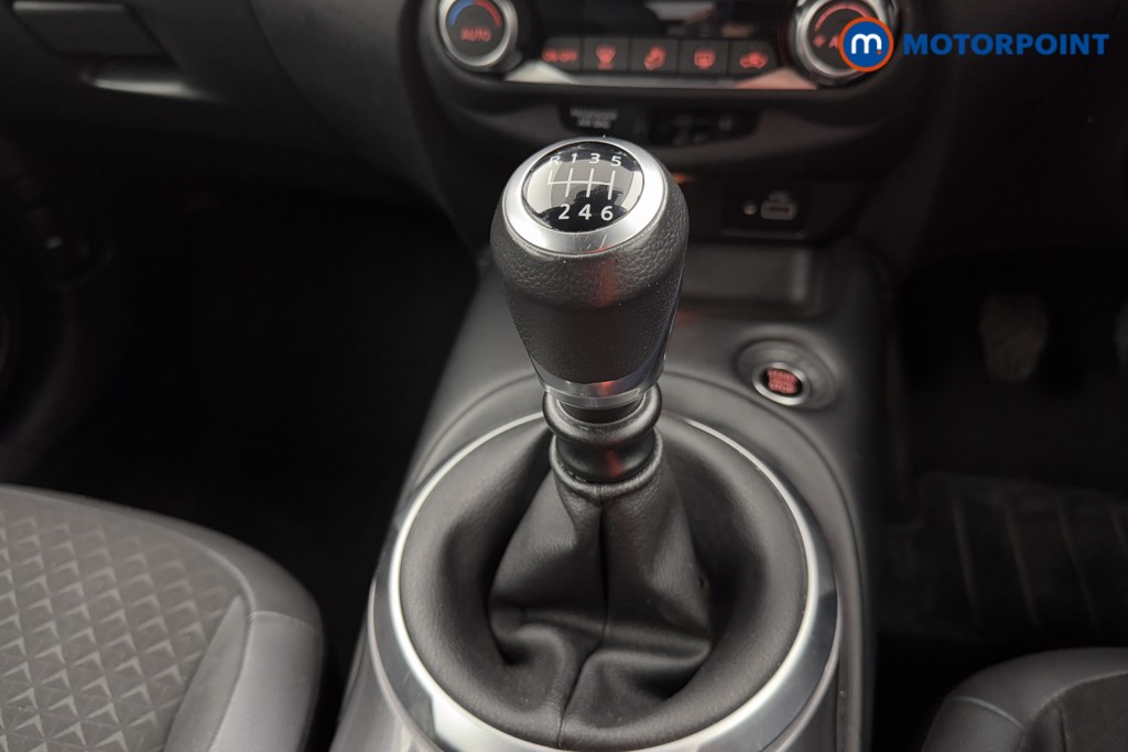 Nissan Juke N-Connecta Manual Petrol SUV - Stock Number (1568039) - 14th supplementary image