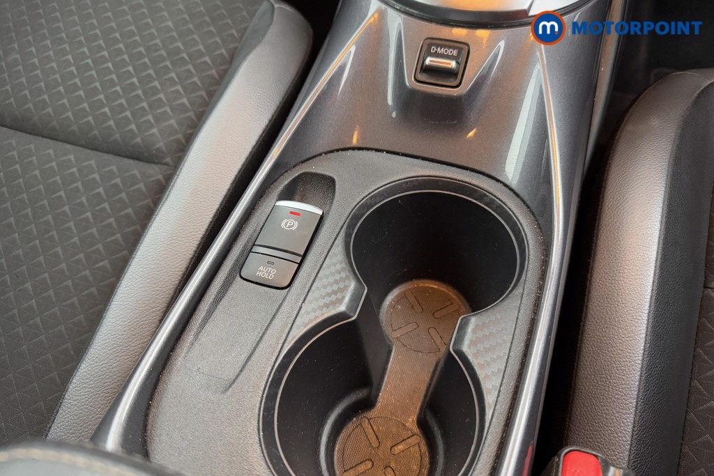 Nissan Juke N-Connecta Manual Petrol SUV - Stock Number (1568039) - 15th supplementary image