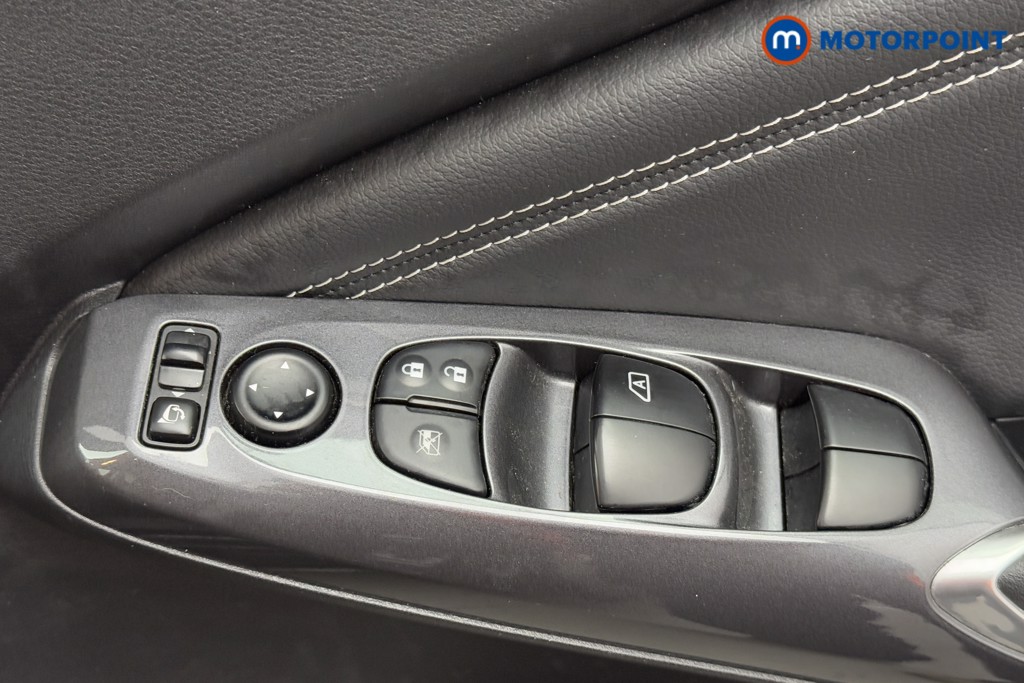 Nissan Juke N-Connecta Manual Petrol SUV - Stock Number (1568039) - 20th supplementary image