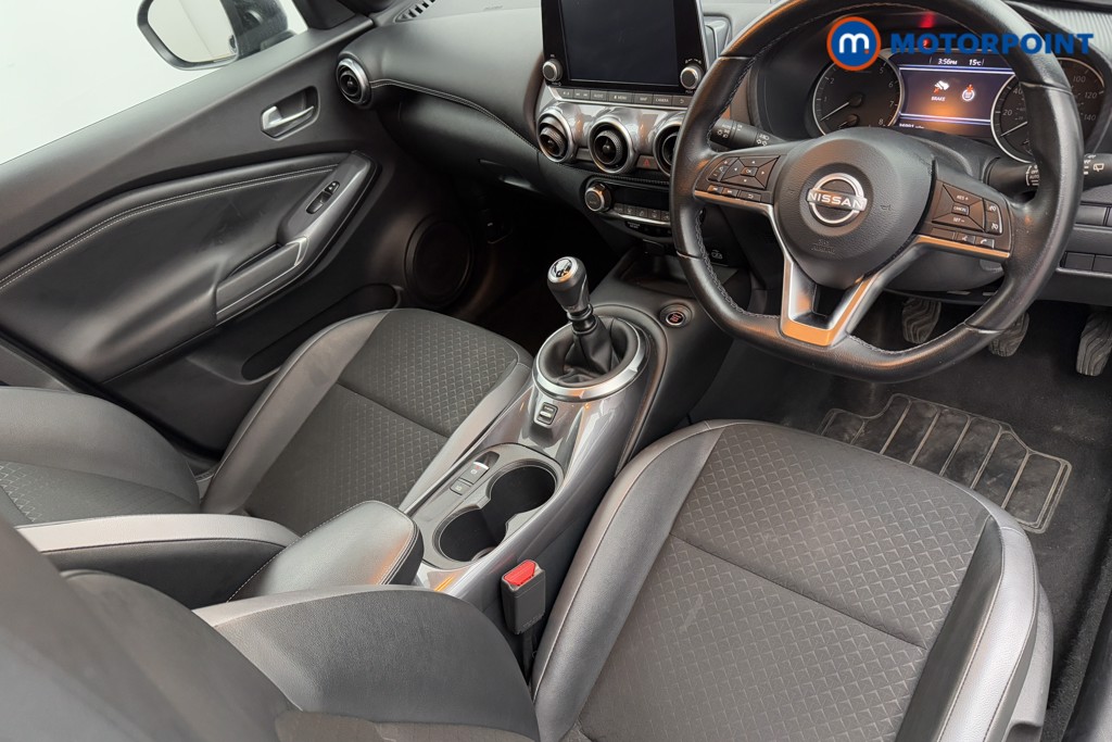 Nissan Juke N-Connecta Manual Petrol SUV - Stock Number (1568039) - 1st supplementary image