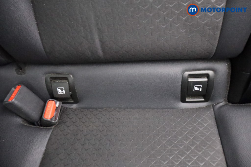 Nissan Juke N-Connecta Manual Petrol SUV - Stock Number (1568040) - 24th supplementary image