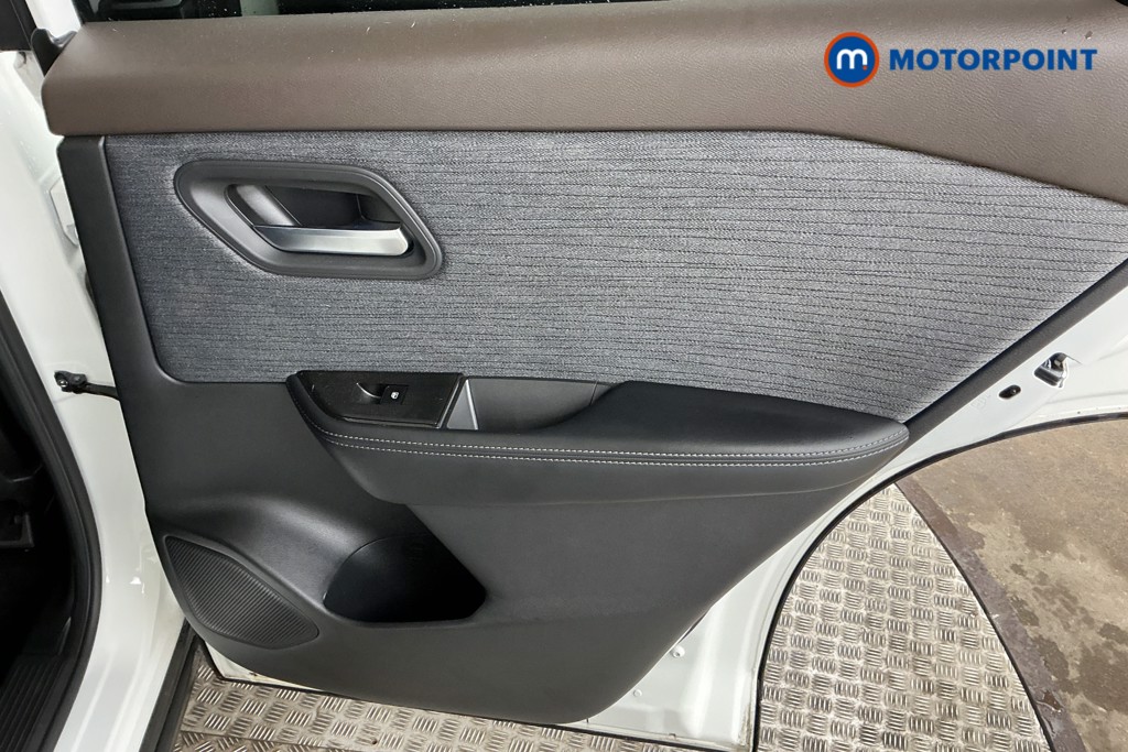 Nissan X-Trail N-Connecta Automatic Petrol-Electric Hybrid SUV - Stock Number (1568768) - 25th supplementary image