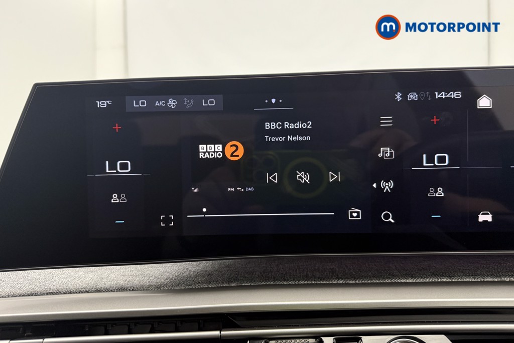 Peugeot 3008 Allure Automatic Petrol-Electric Hybrid SUV - Stock Number (1569781) - 4th supplementary image