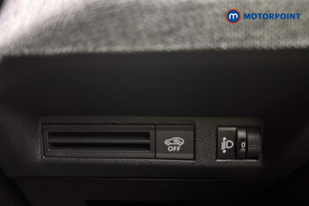 Peugeot 3008 Allure Automatic Petrol-Electric Hybrid SUV - Stock Number (1569781) - 17th supplementary image