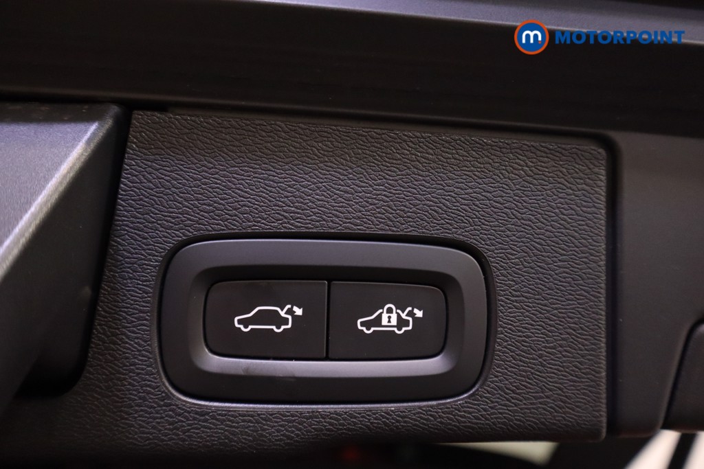 Volvo Xc60 R Design Pro Automatic Diesel SUV - Stock Number (1570041) - 32nd supplementary image