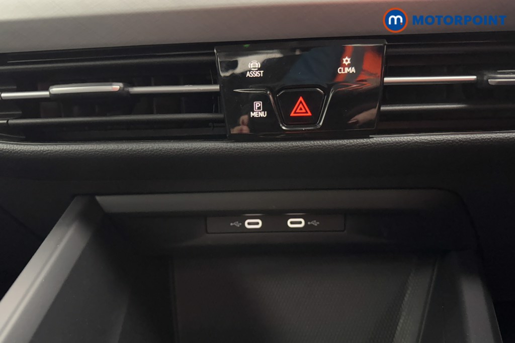 Volkswagen Golf Life Automatic Diesel Hatchback - Stock Number (1570133) - 13th supplementary image