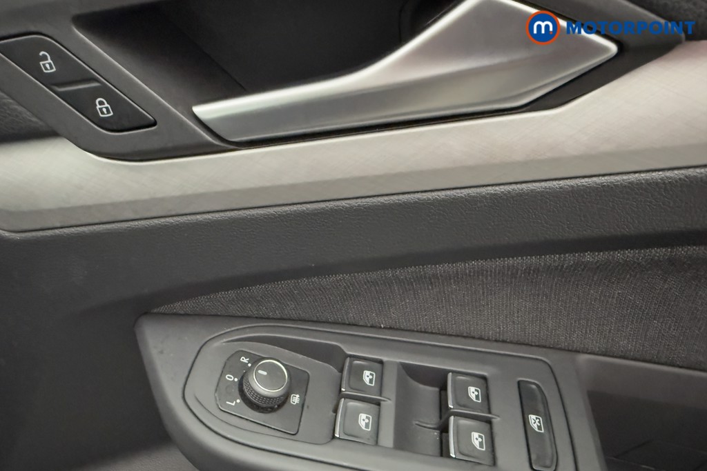 Volkswagen Golf Life Automatic Diesel Hatchback - Stock Number (1570133) - 20th supplementary image