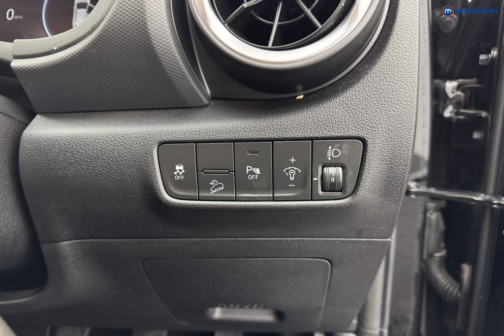 Hyundai Kona Se Connect Manual Petrol-Electric Hybrid SUV - Stock Number (1571499) - 15th supplementary image