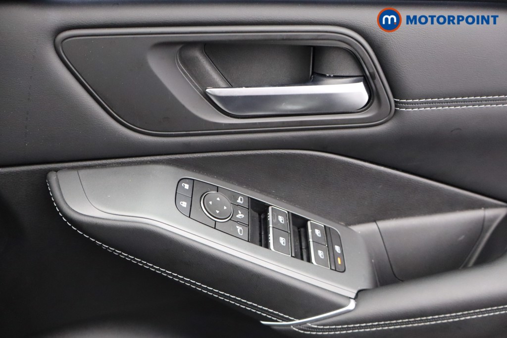 Nissan Qashqai N-Connecta Manual Petrol SUV - Stock Number (1571752) - 16th supplementary image