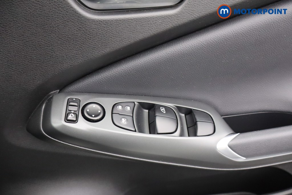 Nissan Juke Acenta Premium Manual Petrol SUV - Stock Number (1573548) - 14th supplementary image