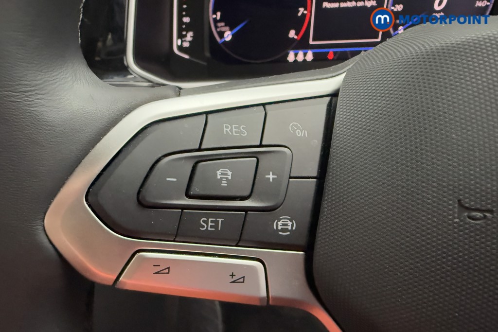 Volkswagen T-Roc R-Line Manual Petrol SUV - Stock Number (1573611) - 4th supplementary image