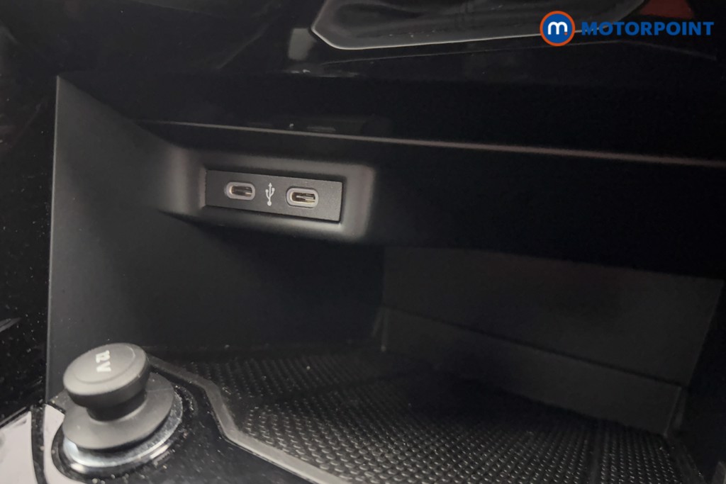 Volkswagen T-Roc R-Line Manual Petrol SUV - Stock Number (1573611) - 14th supplementary image