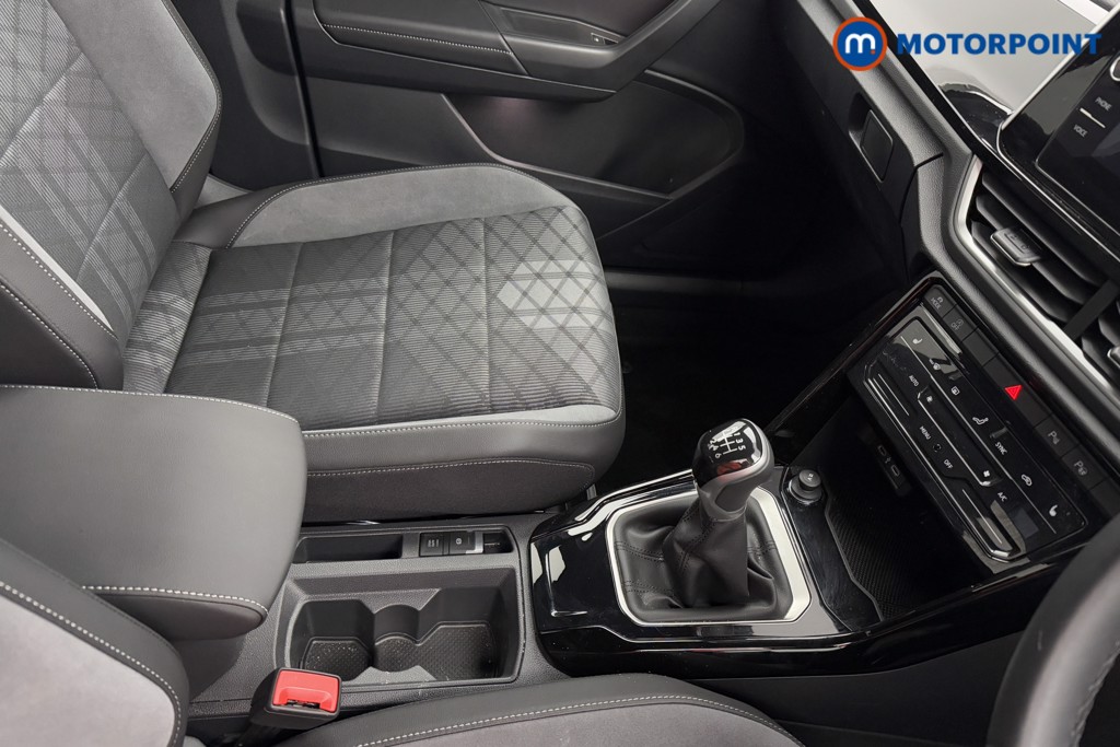 Volkswagen T-Roc R-Line Manual Petrol SUV - Stock Number (1573611) - 18th supplementary image