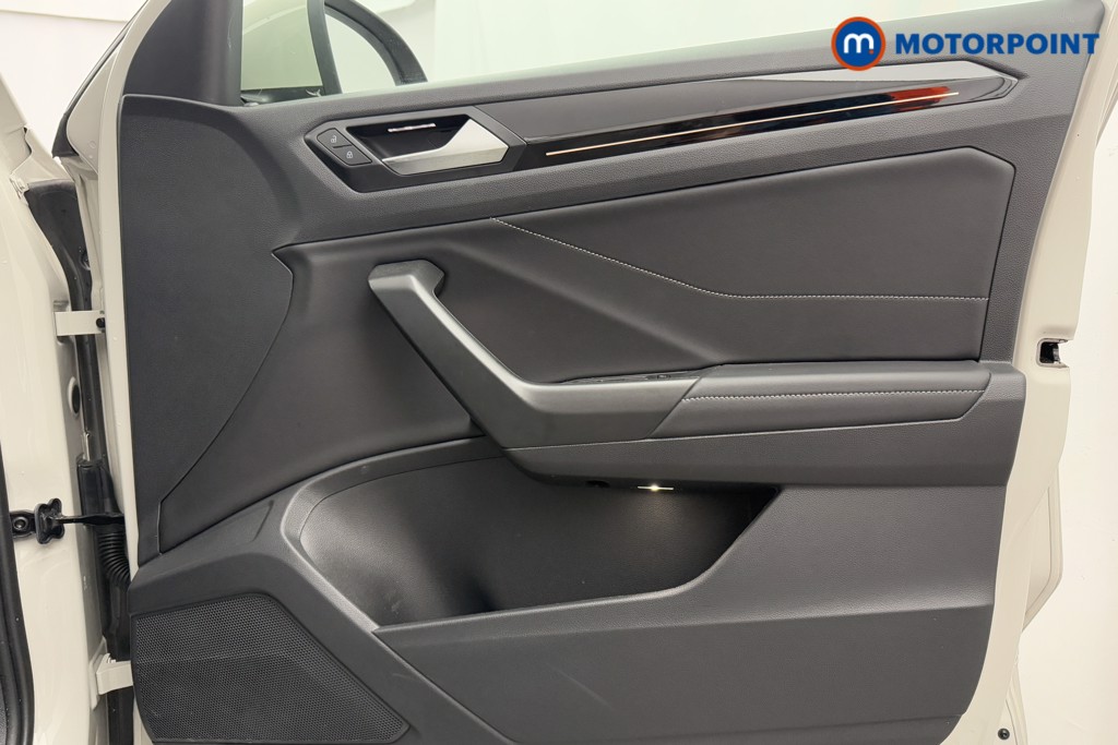 Volkswagen T-Roc R-Line Manual Petrol SUV - Stock Number (1573611) - 20th supplementary image